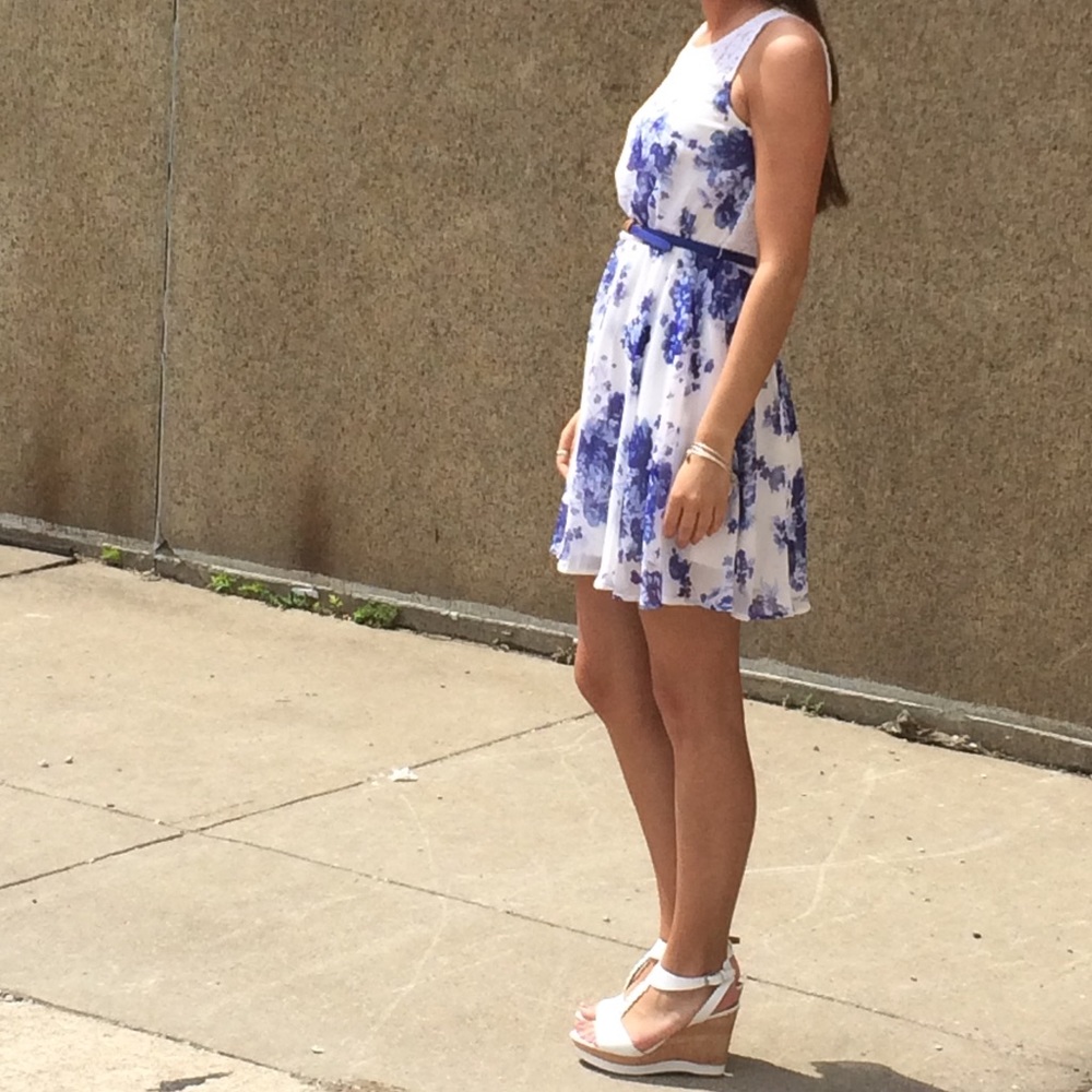 Dress - Picture 5 of 6